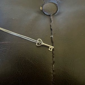 Meadow Hills Silver Plated Necklace.